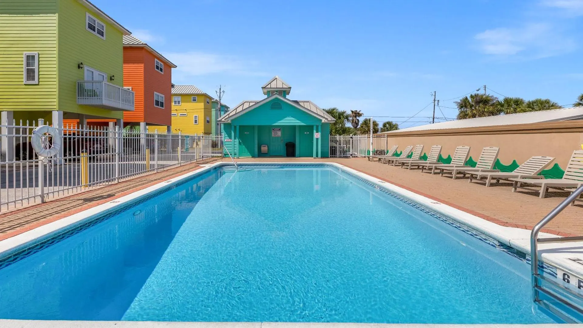 Colorful Cottage Next To Pier Park W/ Gulf Views And Pool! Panama City Beach Holiday home